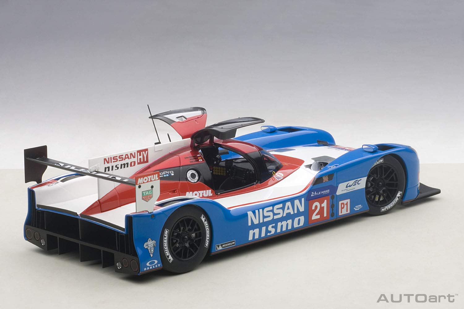 Autoart 1/18 Nissan GT-R LM Nismo 2015 Le Mans 24 Hours Model Car- Japan Figure Store - #1 Bring To You The Best Japanese Goods