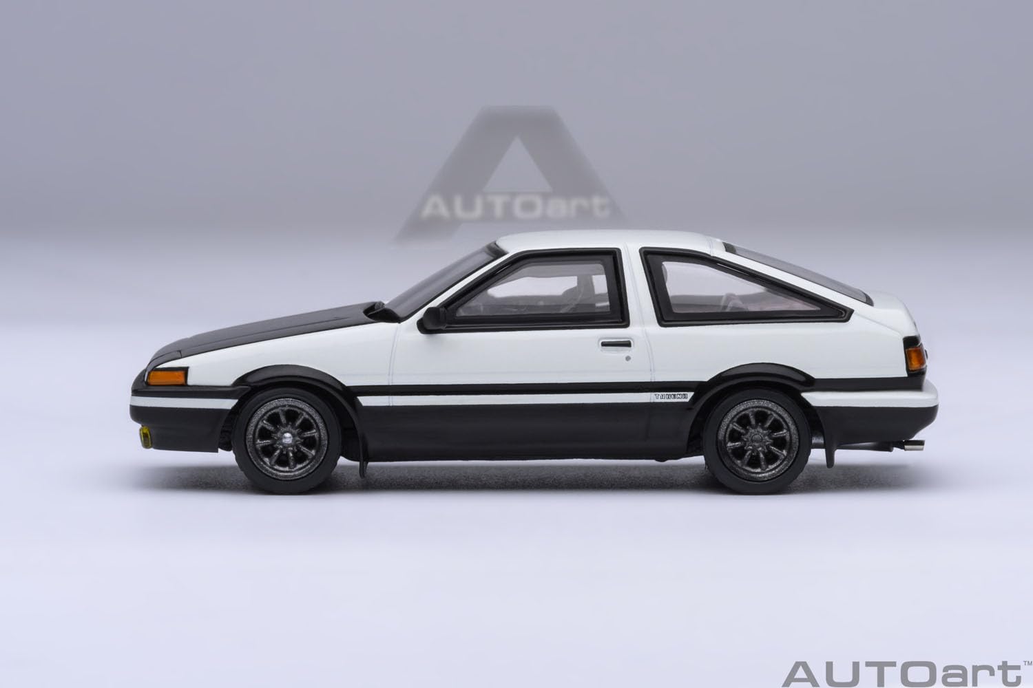 Autoart 1/64 Toyota Sprinter Trueno AE86 Initial D Project D Final Version
