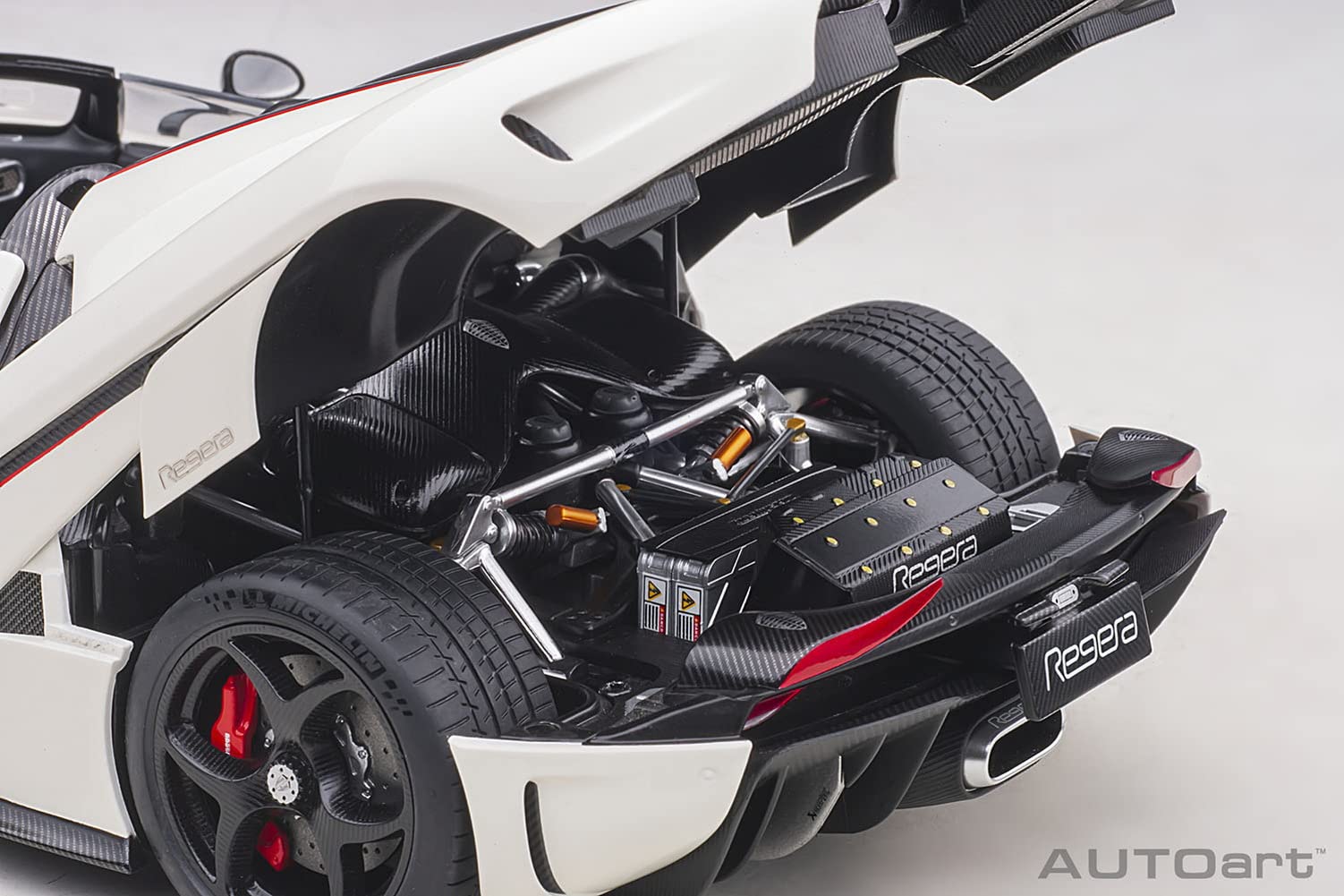 Autoart 1/18 Regera White/Black/Red 79027- Japan Figure Store - #1 Bring To You The Best Japanese Goods