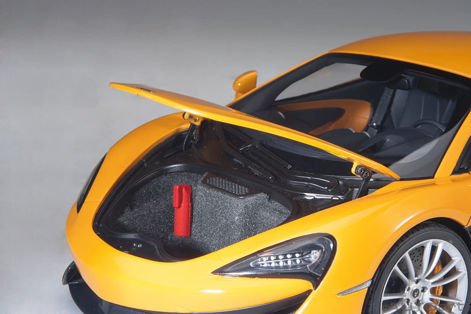 Autoart 1:18 McLaren 570S Orange- Japan Figure Store - #1 Bring To You The Best Japanese Goods
