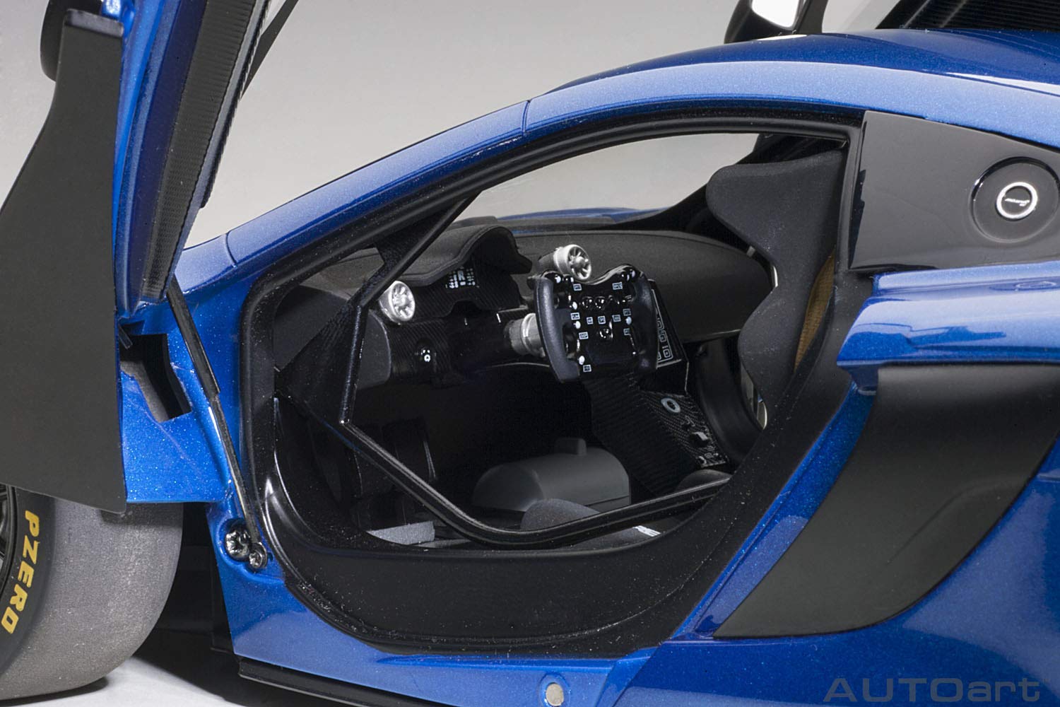 Autoart 1/18 McLaren 650S GT3 Blue- Japan Figure Store - #1 Bring To You The Best Japanese Goods