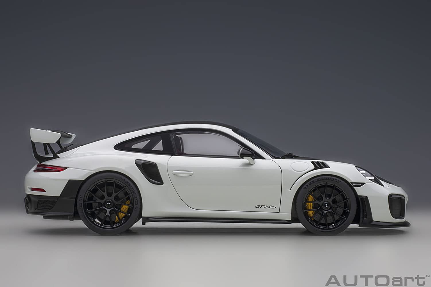 Autoart 1/18 Porsche 911 GT2 RS Weissach Pkg White/Carbon 78171- Japan Figure Store - #1 Bring To You The Best Japanese Goods