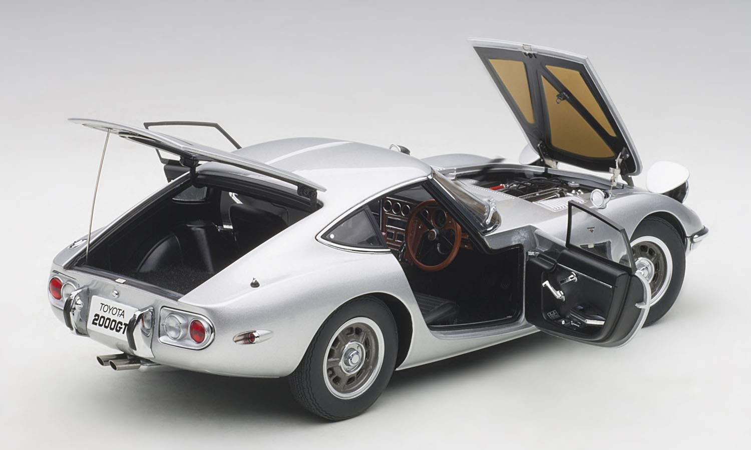 : Autoart 1/18 Toyota 2000Gt Silver- Japan Figure Store - #1 Bring To You The Best Japanese Goods