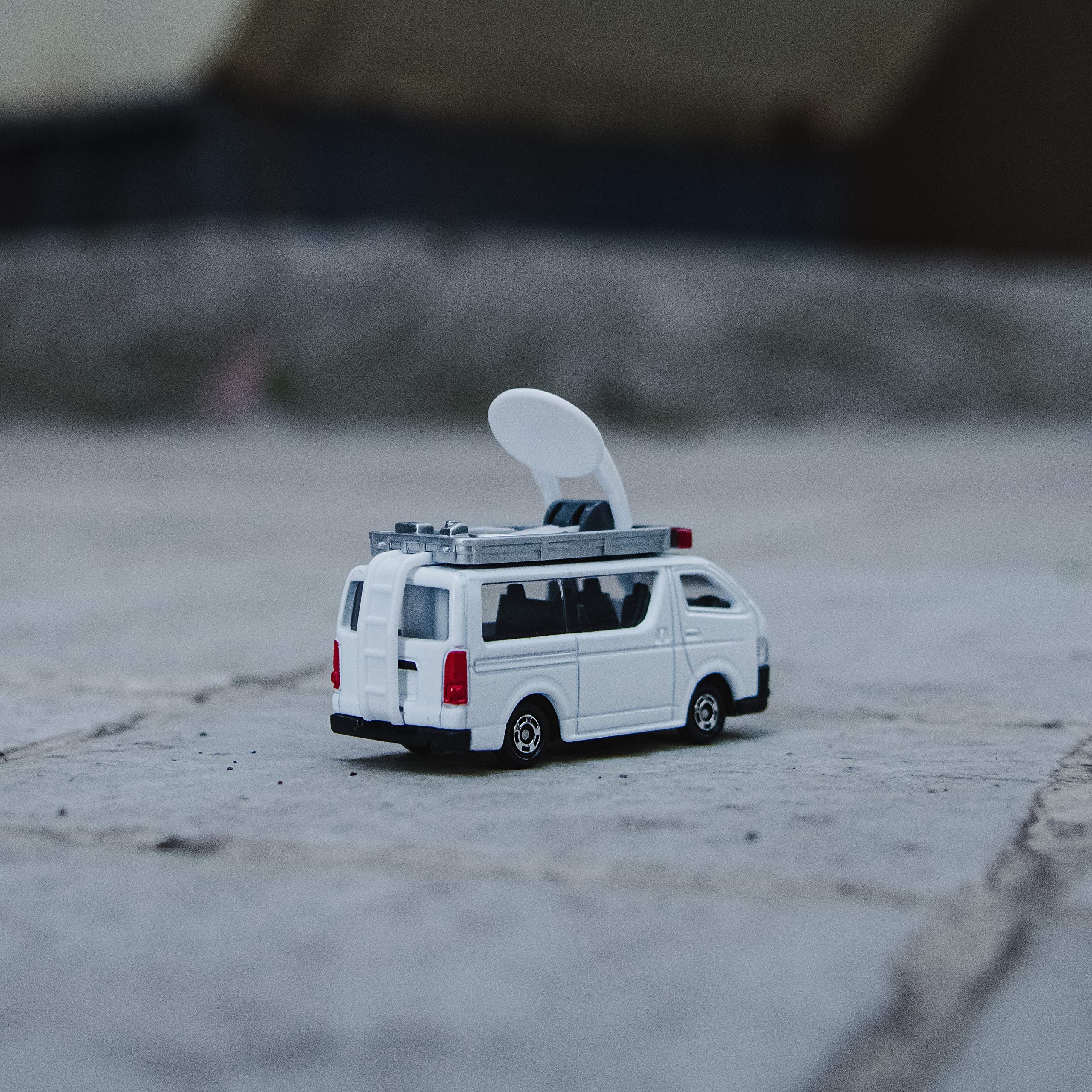 Takara Tomy Tomica 107 Satellite Communication Car Japanese Plastic Van Model- Japan Figure Store - #1 Bring To You The Best Japanese Goods