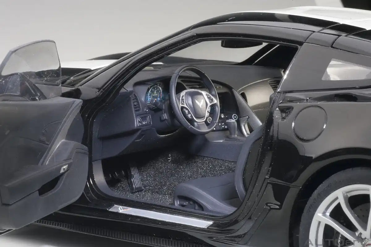 Autoart 1/18 Corvette C7 Gransport Black/White/Yellow- Japan Figure Store - #1 Bring To You The Best Japanese Goods