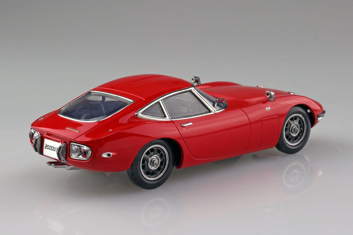Aoshima 1/32 Toyota 2000GT Solar Red Plastic Model Kit Pre-Colored