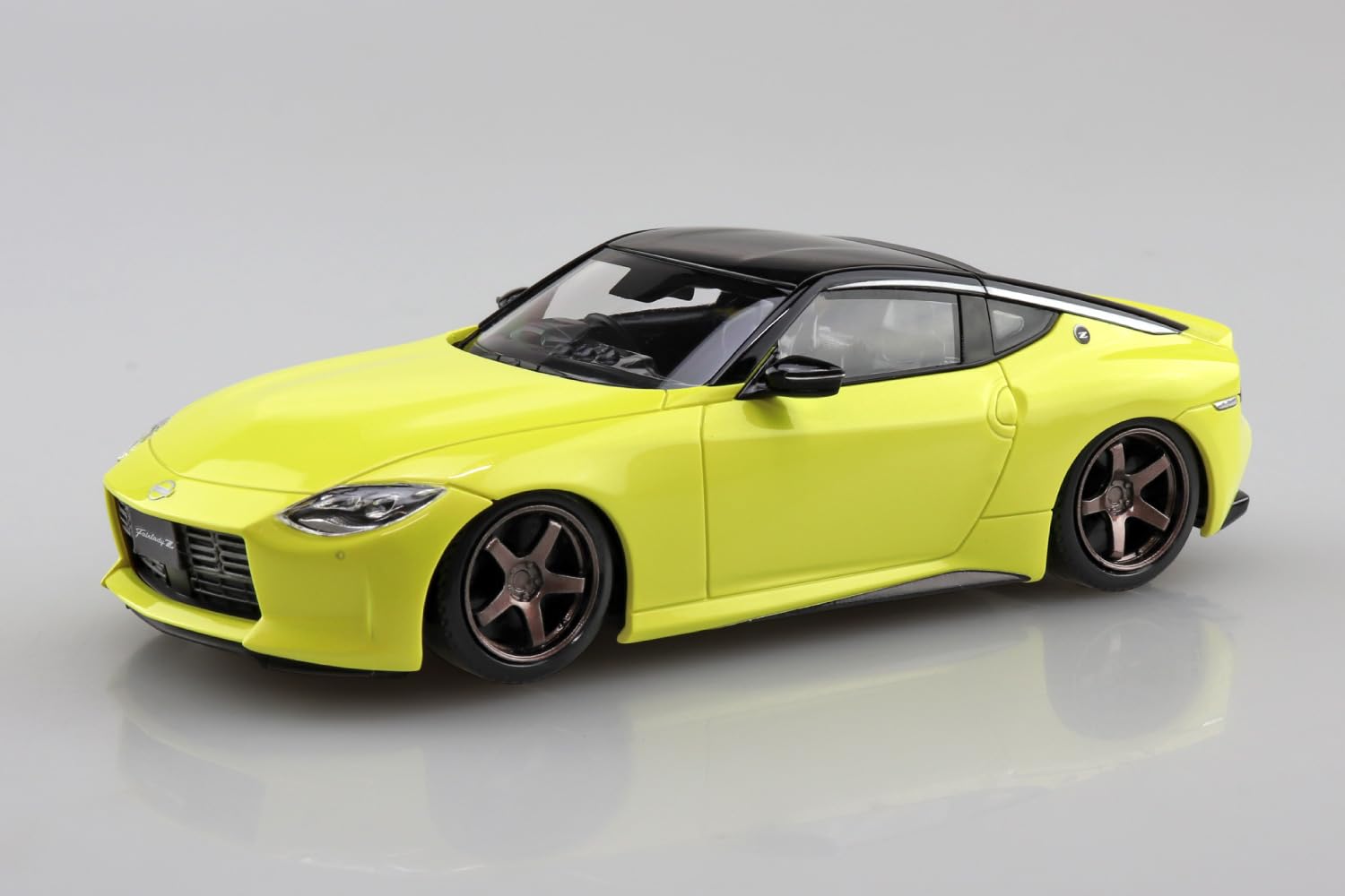 Aoshima Rakupla 1/32 Nissan Rz34 Fairlady Z Yellow Model Kit