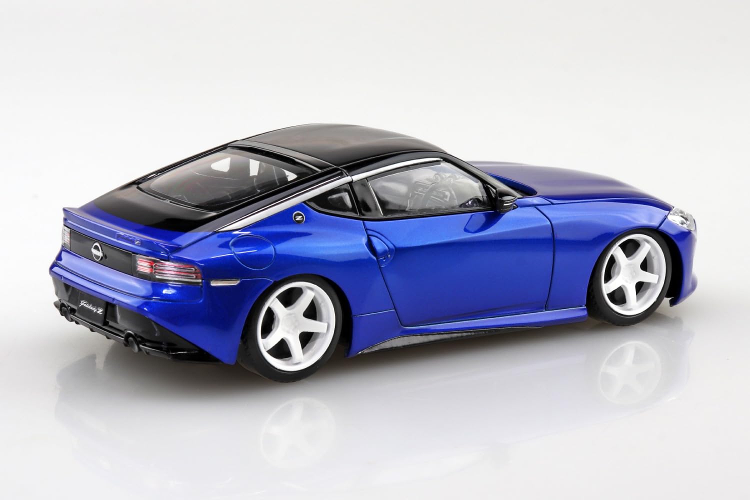 Aoshima 1/32 Nissan RZ34 Fairlady Z Custom Wheel Model Blue Kit