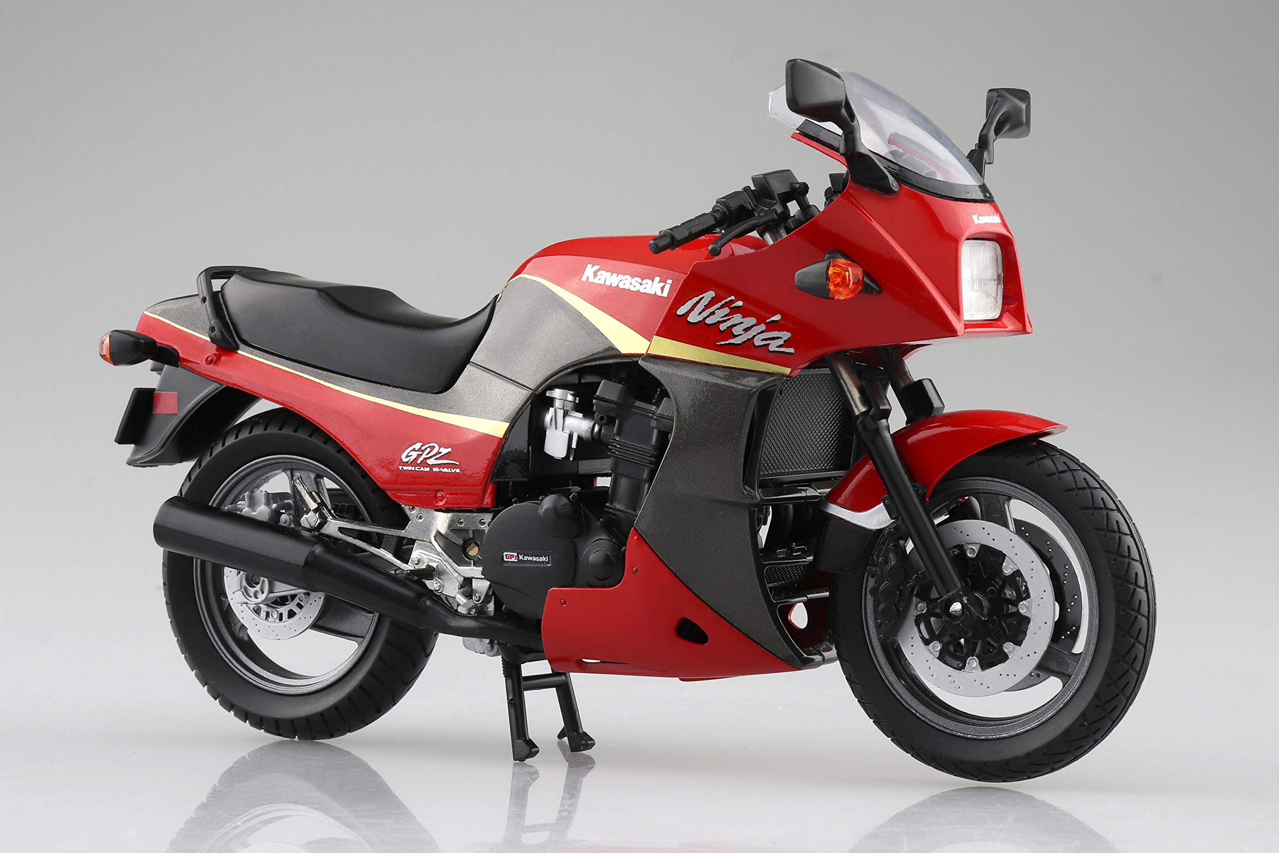 Aoshima 1/12 Kawasaki Gpz900R Red/Gray Model- Japan Figure Store - #1 Bring To You The Best Japanese Goods