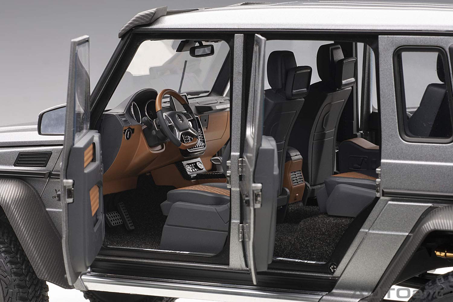 Autoart 1/18 Mercedes-Benz G63 AMG 6X6 Matte Gray Model 76308- Japan Figure Store - #1 Bring To You The Best Japanese Goods