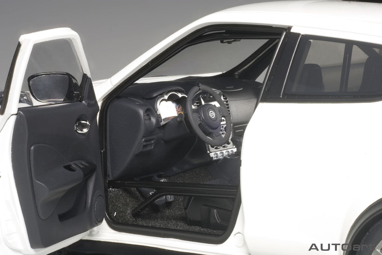 Autoart 1/18 Nissan Juke R 2.0 White Model 38560 Best Price Finish- Japan Figure Store - #1 Bring To You The Best Japanese Goods