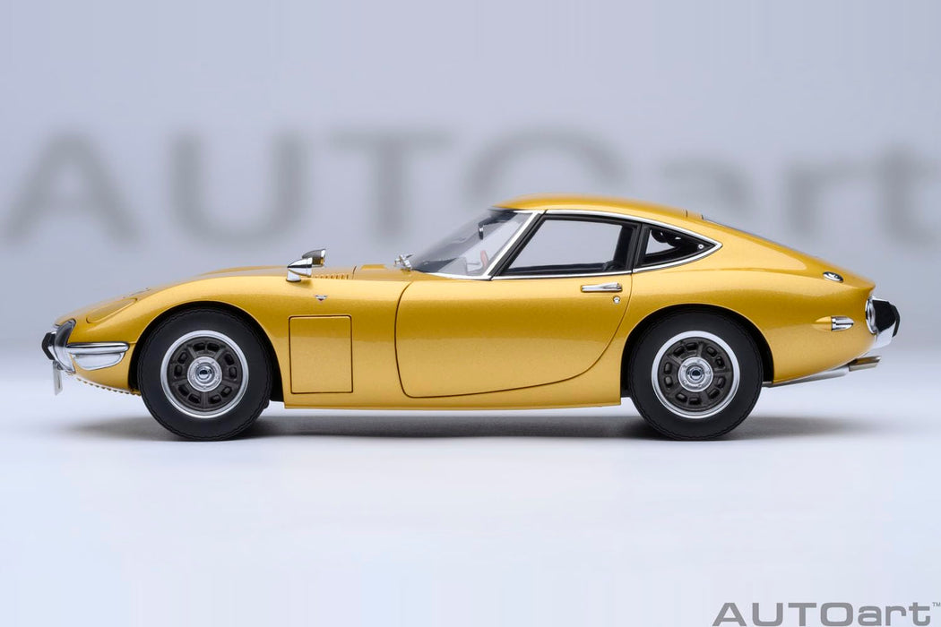 Autoart Toyota 2000Gt 1967 Gold Diecast Model 79549 Collectible Car