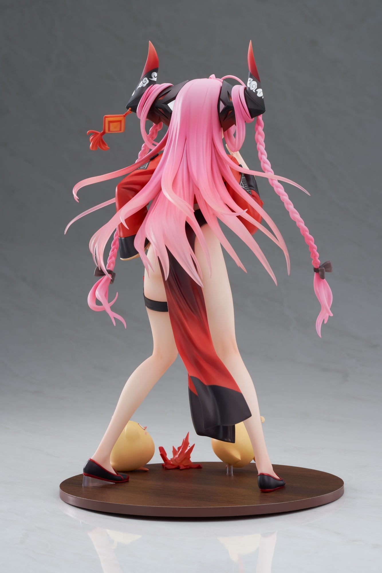 Apex Innovation Azur Lane Prinz Rupprecht 1/7 Figure with Acrylic Display Case- Japan Figure Store - #1 Bring To You The Best Japanese Goods