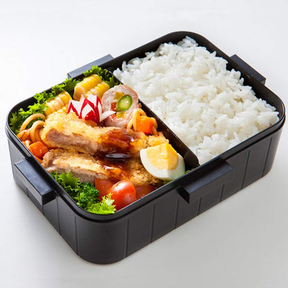 Skater Large Capacity 900ml 1-Tier Snoopy Lunch Box with 4-Point Lock - YZFL9- Japan Figure Store - #1 Bring To You The Best Japanese Goods