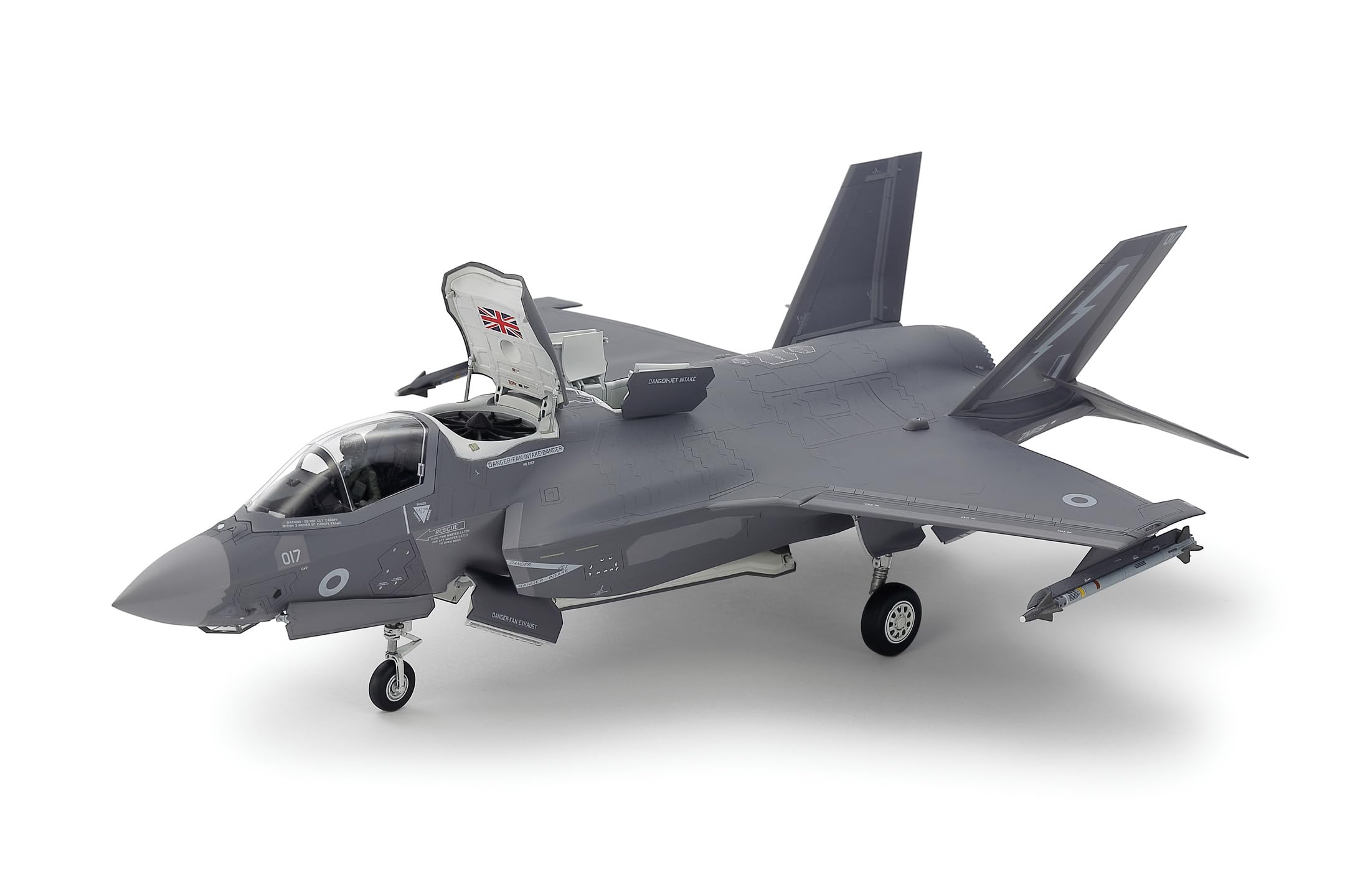 Tamiya 1/72 F-35B Lightning II Model Kit Warbird Series 60793
