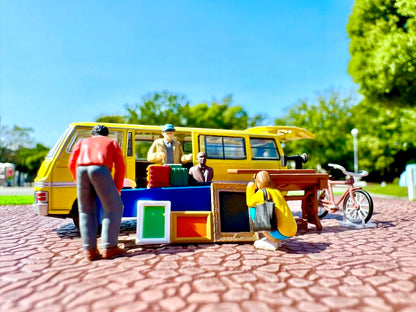 Tomytec Geocolle 1/64 Scale Car Snap 25A Flea Market Set with Doll 325246