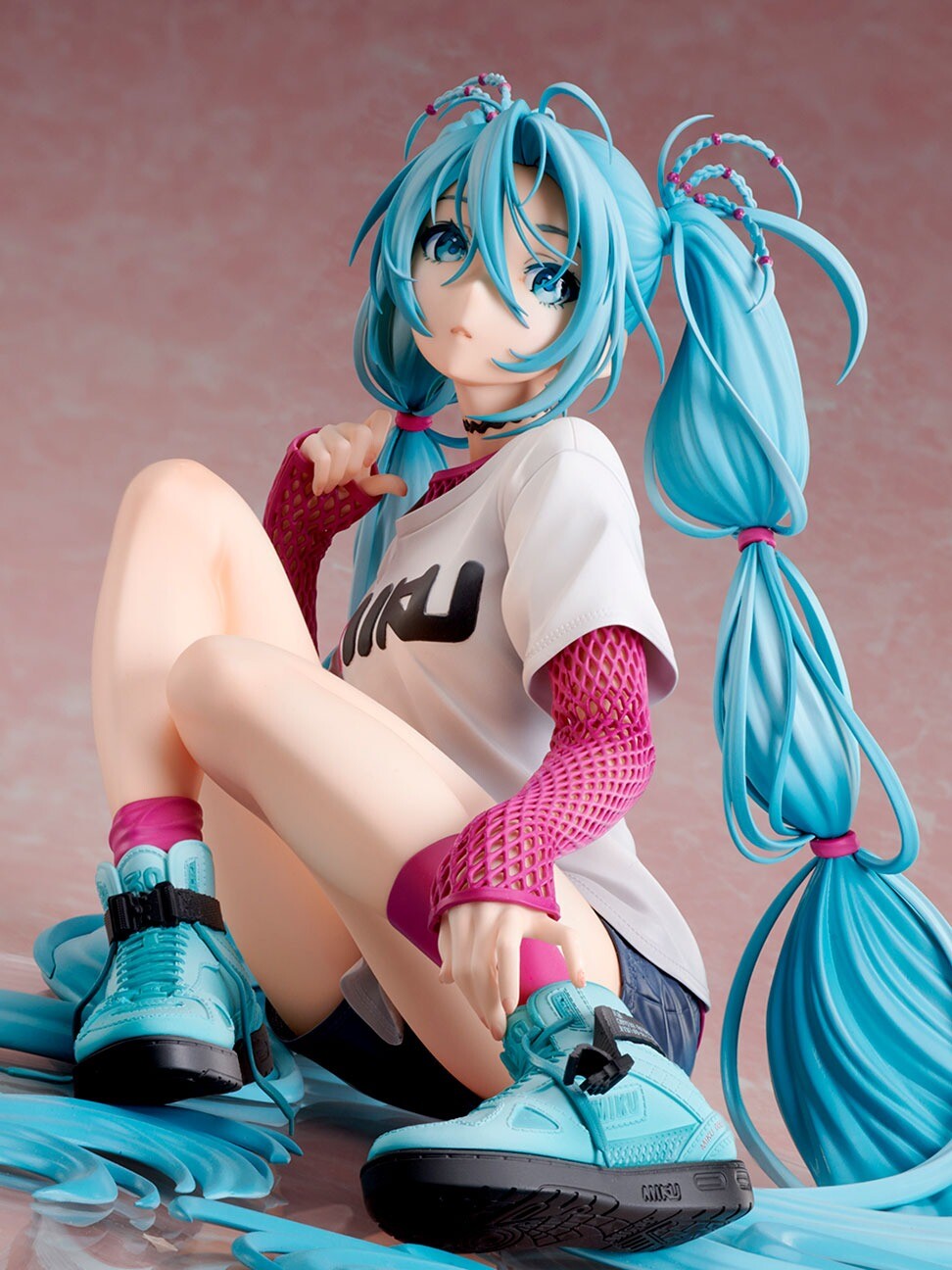 Stronger Hatsune Miku 1/4 Scale Vocaloid Figure Latest Street Style Cute- Japan Figure Store - #1 Bring To You The Best Japanese Goods