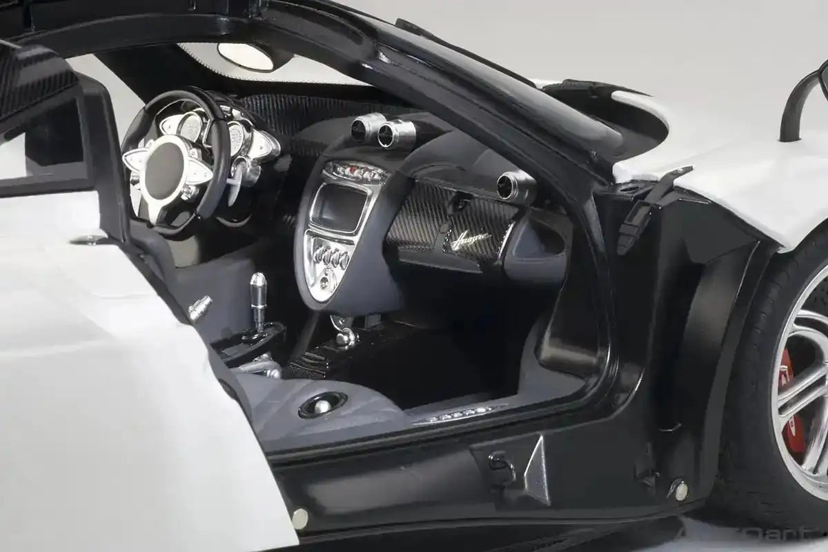 Autoart 1/12 Huayra White- Japan Figure Store - #1 Bring To You The Best Japanese Goods