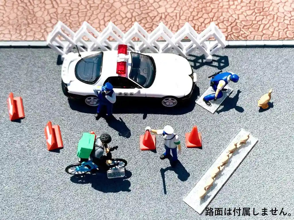 Tomytec Diocolle 64 Police Car Set with Accessories and Miniature Car- Japan Figure Store - #1 Bring To You The Best Japanese Goods
