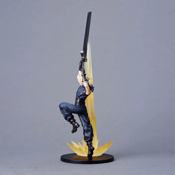 Square Enix Final Fantasy VII Regeneration Cloud Statue War Edition