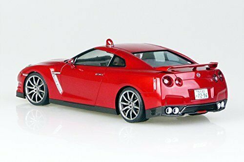 Aoshima 1/24 Abunai Deka R35 Gt-r Plastic Model Kit