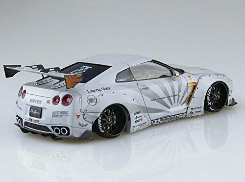 Aoshima 1/24 Lb Works R35 Gt-r Ver.2 Plastic Model Kit