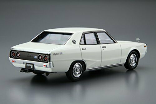 Aoshima 1/24 Nissan Gc110 Skyline 2000gt '72 Plastic Model Kit
