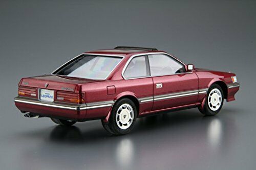 Aoshima 1/24 Nissan Uf31 Leopard 3.0 Altima '86 Plastic Model Kit