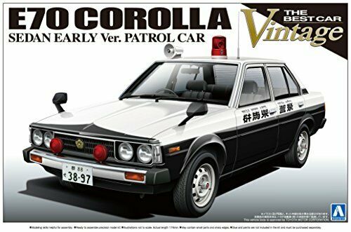 Aoshima 1/24 E70 Corolla Sedan Early Type Patrol Car Plastic Model Kit