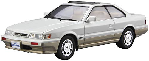 Aoshima 1/24 Nissan Uf31 Leopard Ultima V30 Twincam Turbo '90 Model Kit