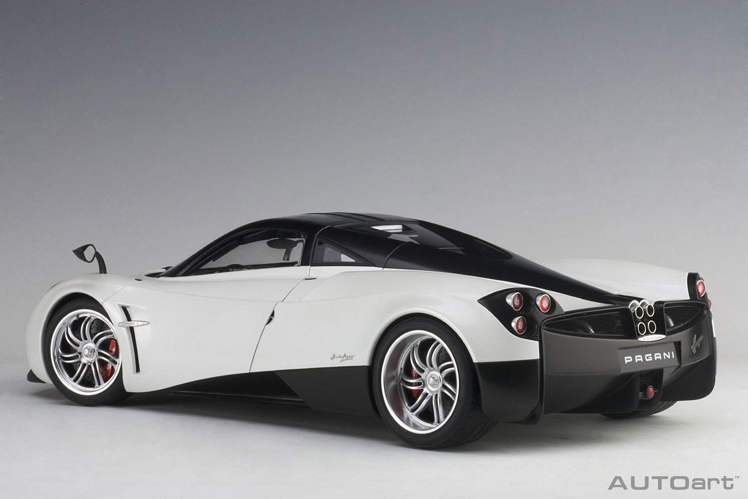 Autoart 1/12 Huayra White- Japan Figure Store - #1 Bring To You The Best Japanese Goods