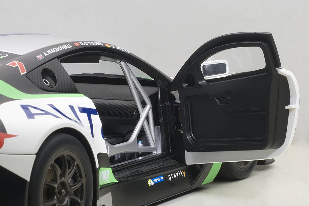 Autoart 1/18 Aston Martin V12 Vantage #97 Bathurst 12H Race- Japan Figure Store - #1 Bring To You The Best Japanese Goods