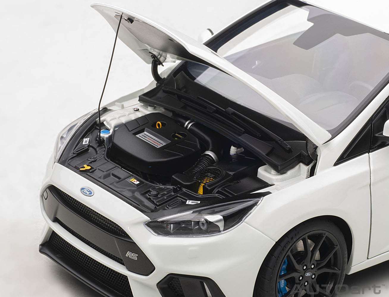 Autoart 1/18 Ford Focus RS White- Japan Figure Store - #1 Bring To You The Best Japanese Goods
