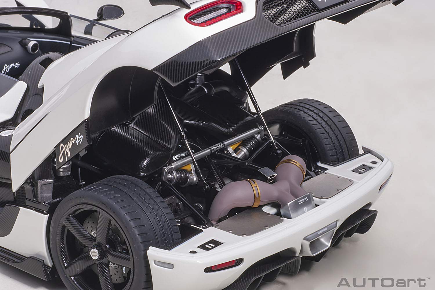 Autoart 1/18 Agera Rs White/Carbon 79021- Japan Figure Store - #1 Bring To You The Best Japanese Goods