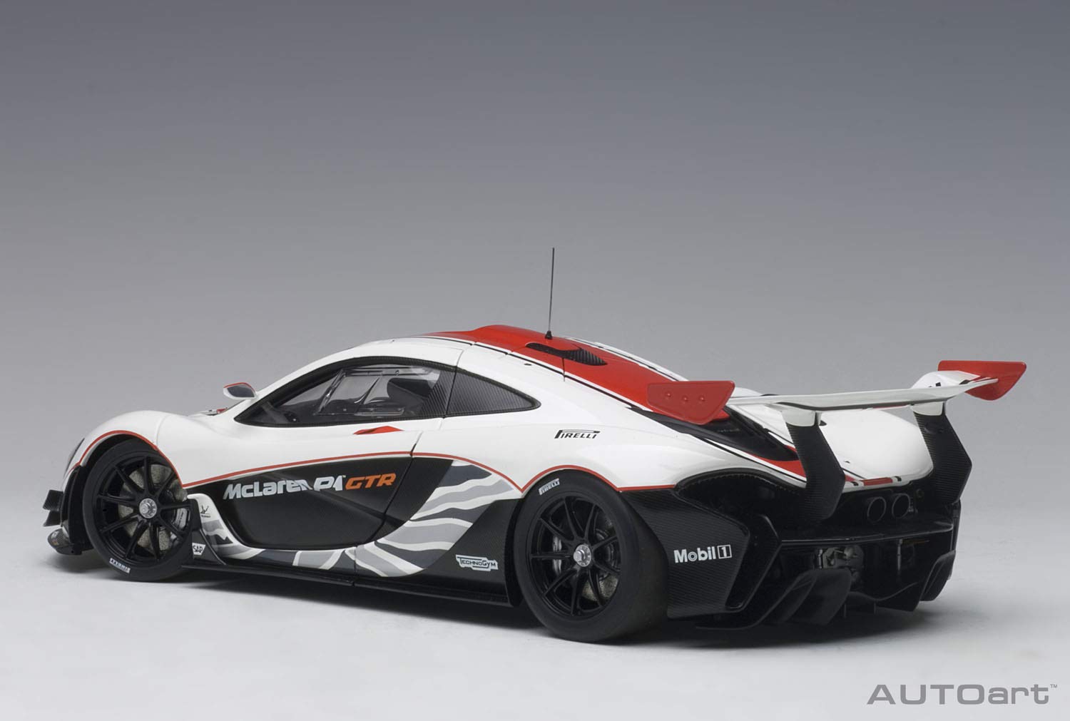 Autoart 1/18 McLaren P1 GTR White/Red- Japan Figure Store - #1 Bring To You The Best Japanese Goods