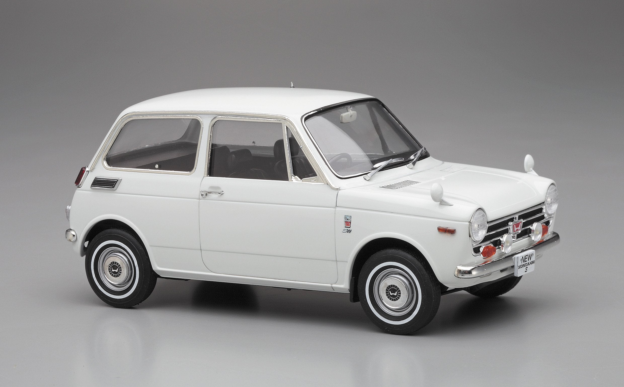 Hasegawa 1/24 Honda N360 (NII) 1969 Japanese Plastic Classical Cars Scale Model Kit- Japan Figure Store - #1 Bring To You The Best Japanese Goods