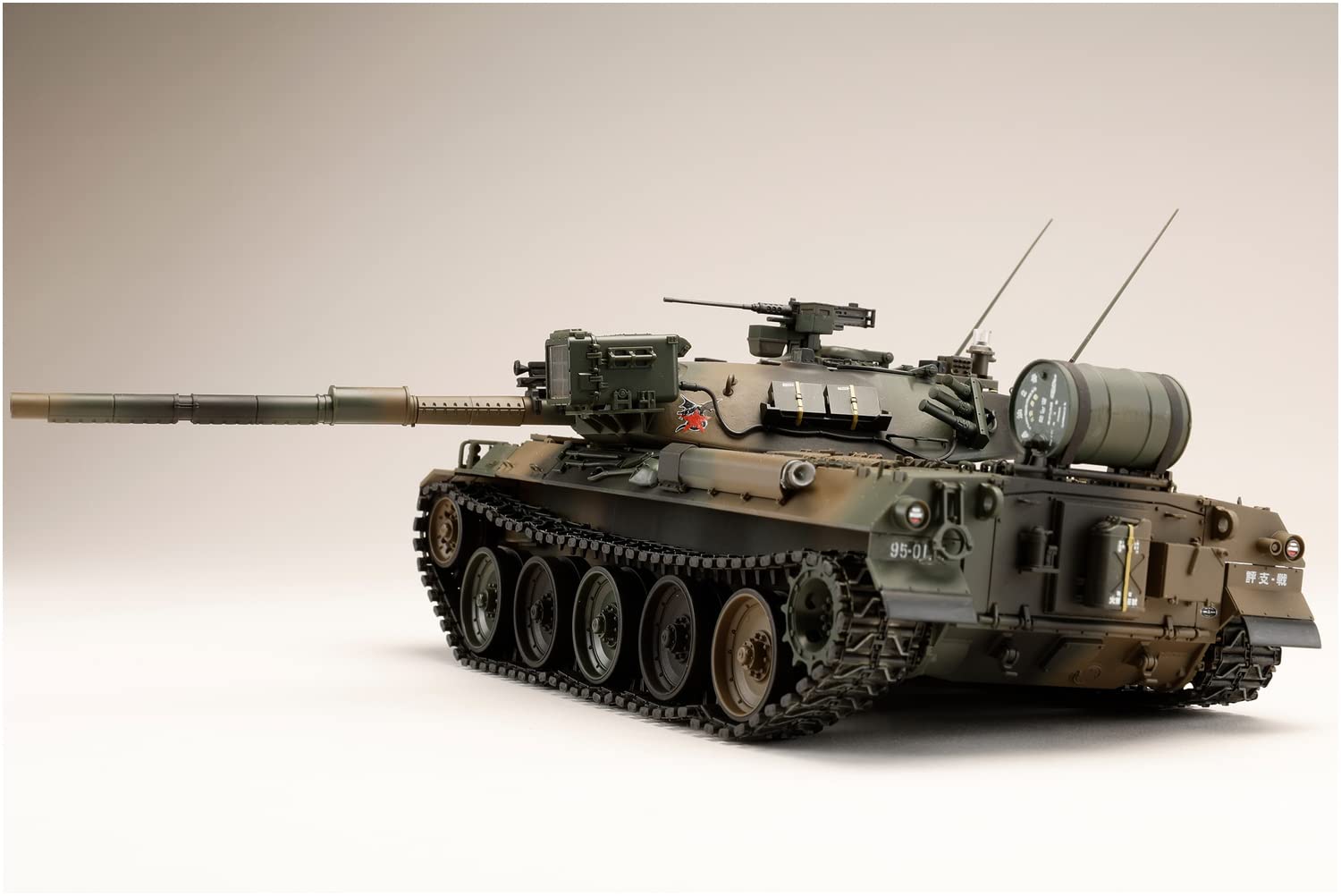 Hobby Japan 1/35 GSDF Type 74 Tank Model Kit #4- Japan Figure Store - #1 Bring To You The Best Japanese Goods
