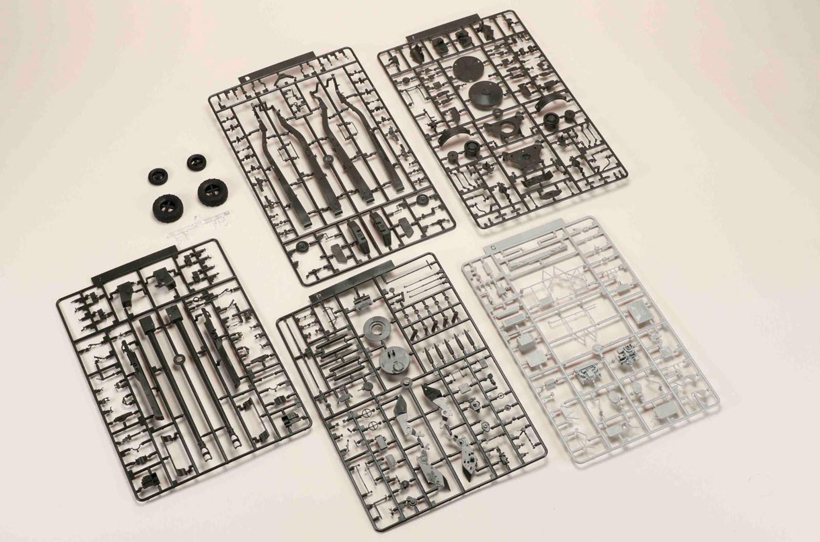 Hobby Japan 1/35 FH-70 GSDF 155mm Grenade Gun Model- Japan Figure Store - #1 Bring To You The Best Japanese Goods