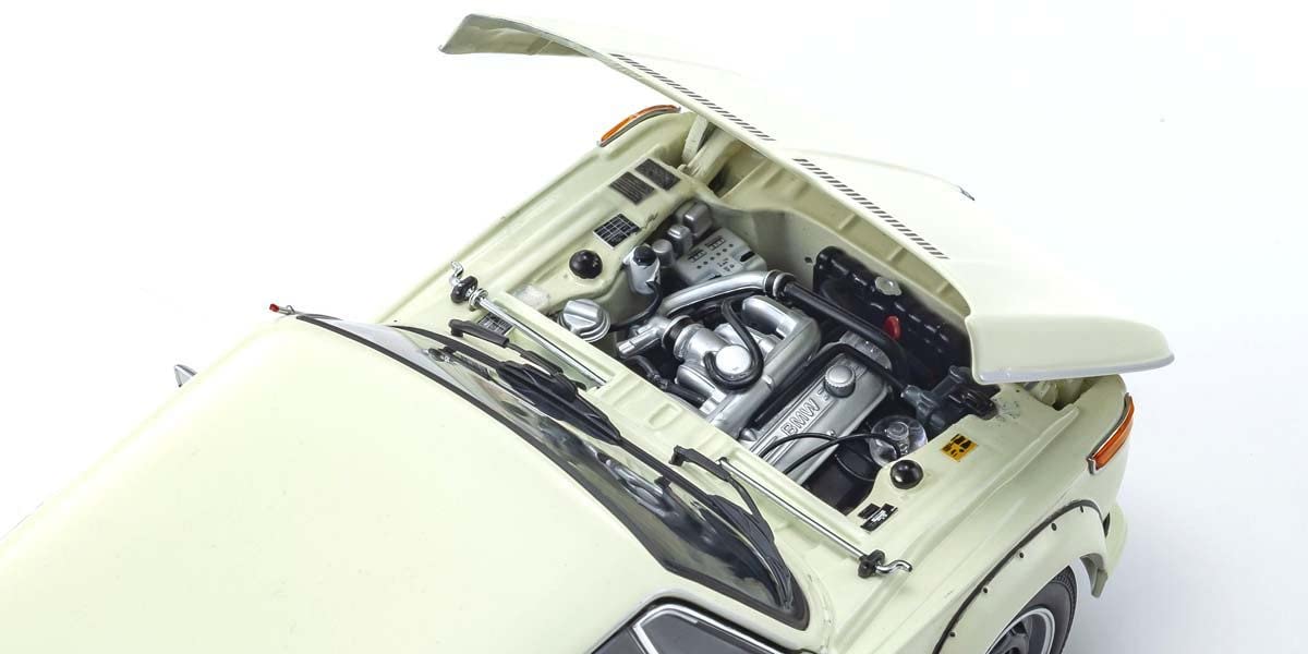 Kyosho 1/18 BMW 2002 Turbo Ks08544W White- Japan Figure Store - #1 Bring To You The Best Japanese Goods