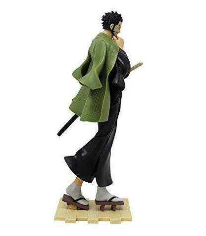 One Piece Treasure Cruise World Journey Vol.3 Dracule Mihawk Figure- Japan Figure Store - #1 Bring To You The Best Japanese Goods