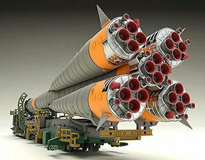 Plastic Model Soyuz Rocket, Transport Train 1/150 Scale- Japan Figure Store - #1 Bring To You The Best Japanese Goods