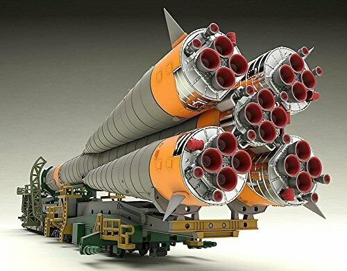 Plastic Model Soyuz Rocket, Transport Train 1/150 Scale- Japan Figure Store - #1 Bring To You The Best Japanese Goods