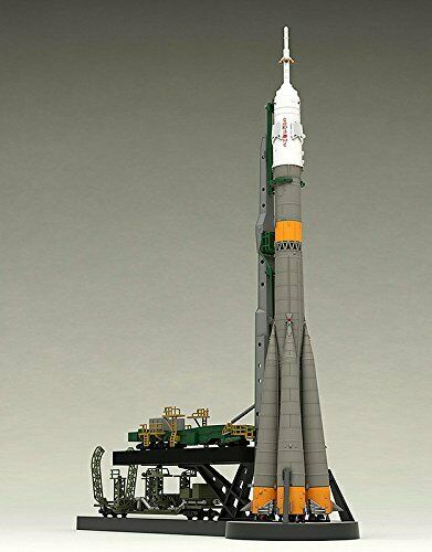 Plastic Model Soyuz Rocket, Transport Train 1/150 Scale- Japan Figure Store - #1 Bring To You The Best Japanese Goods
