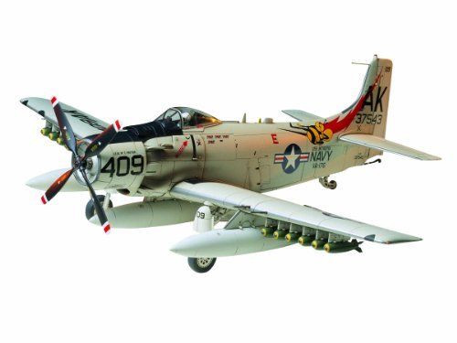 Tamiya 1/48 Douglas A-1h Skyraider U.s.navy Model Kit - Japan Figure